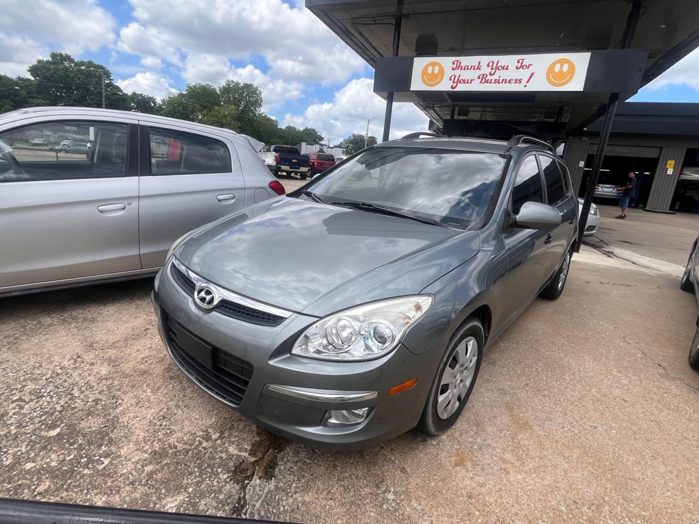 2010 GRAY HYUNDAI ELANTRA TOURING GLS; GLS Automatic (KMHDC8AE3AU) with an 2.0L L4 DOHC 16V engine, 4-Speed Automatic transmission, located at 8101 E. Skelly Dr., Tulsa, OK, 74129, (918) 592-3593, 36.121891, -95.888802 - Photo#0